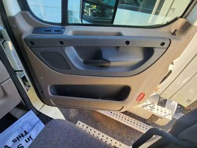 Freightliner Cascadia 113 Interior Part