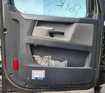 Freightliner Cascadia 116 Interior Part for a 2020 Freightliner Cascadia 116 Day Cab