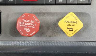Used 2019 Freightliner Cascadia 116 Miscellaneous Dash Switches, Trailer Air & Parking Brake