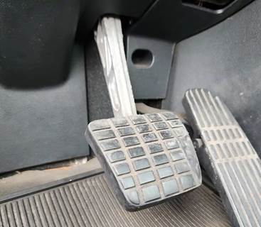 Used 2019 Freightliner Cascadia 116 WABCO Air Brake Foot Valve Pedal, Part # 4613330080