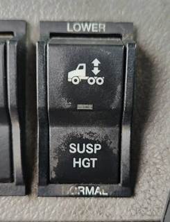 Used 2019 Freightliner Cascadia 116 Day Cab Miscellaneous Dash Switches, Suspension Height