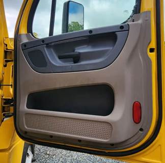 Freightliner Cascadia 125 Interior Part