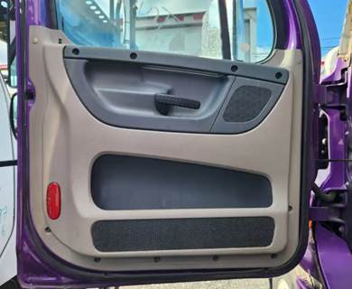 Freightliner Cascadia 125 Interior Part