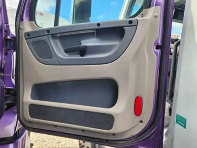 Freightliner Cascadia 125 Interior Part
