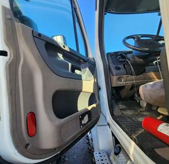 Freightliner Cascadia 125 Interior Part