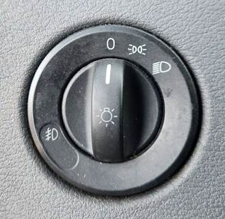 Used 2020 Freightliner Cascadia 125 Dash Switches for FOG/AUX/Headlights