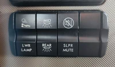 Used 2020 Freightliner Cascadia 125 Miscellaneous Dash Switches