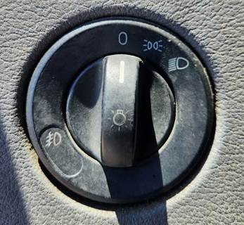 Used 2017 Freightliner Cascadia 125 Miscellaneous Dash Switches