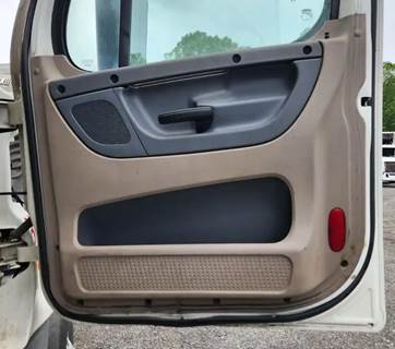 Used 2018 Freightliner Cascadia 125 Right Tan Power Interior Door Panel