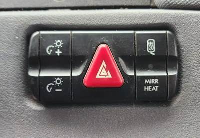 Used 2018 Freightliner Cascadia 125 Miscellaneous Dash Switches