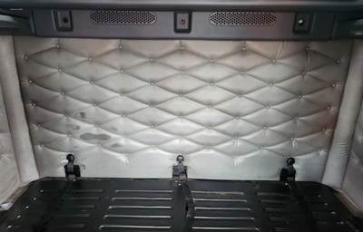Used 2014 Freightliner Cascadia 125 Headliner Bunk, Grey Vinyl