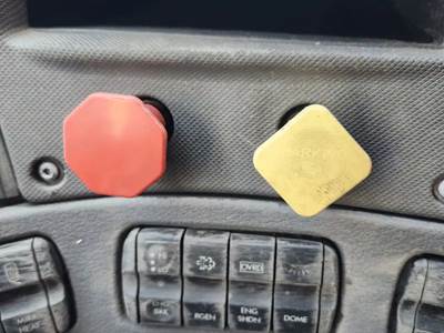 Used 2014 Freightliner Cascadia 125 Miscellaneous Dash Switches, Trailer & Parking Brake