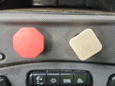 Used 2014 Freightliner Cascadia 125 Miscellaneous Dash Switches