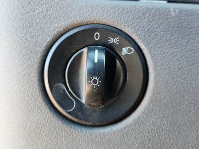 Used 2014 Freightliner Cascadia 125 Miscellaneous Dash Switches