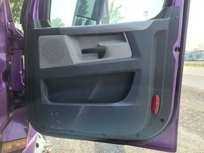 Freightliner Cascadia 126 Interior Part