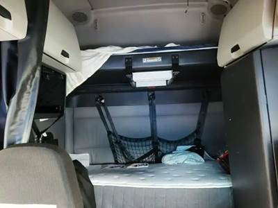 Freightliner Cascadia 126 Interior Part