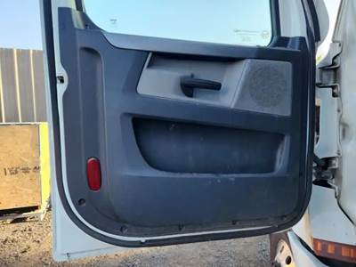 Freightliner Cascadia 126 Interior Part