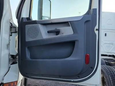 Freightliner Cascadia 126 Interior Part