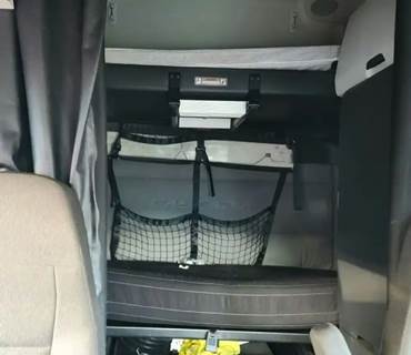 Freightliner Cascadia 126 Interior Part