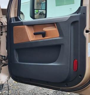 Freightliner Cascadia 126 Interior Part