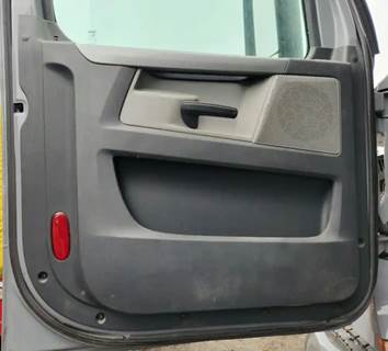 Freightliner Cascadia 126 Interior Part
