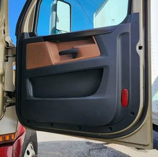 Freightliner Cascadia 126 Interior Part