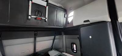 Freightliner Cascadia 126 Interior Part