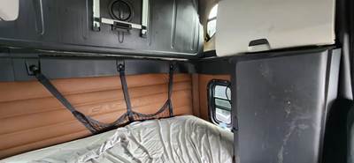 Freightliner Cascadia 126 Interior Part