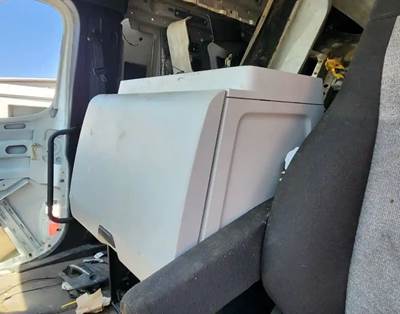 Freightliner Cascadia 126 Interior Part