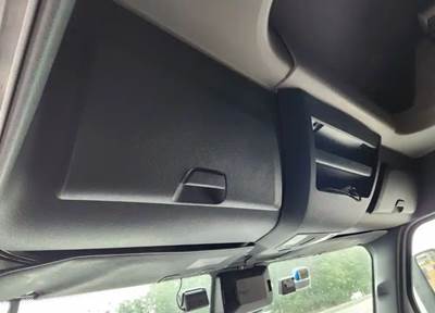 Freightliner Cascadia 126 Interior Part