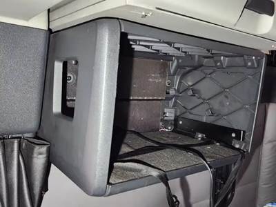 Freightliner Cascadia 126 Interior Part