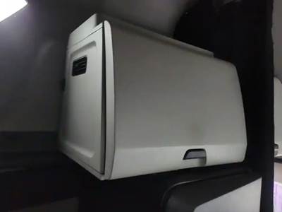 Freightliner Cascadia 126 Interior Part