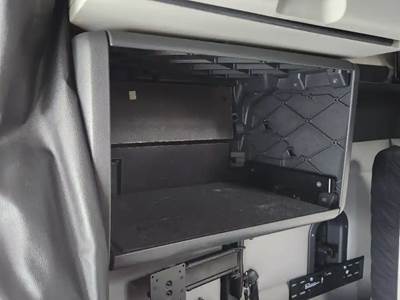 Freightliner Cascadia 126 Interior Part
