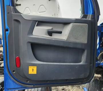 Freightliner Cascadia 126 Interior Part