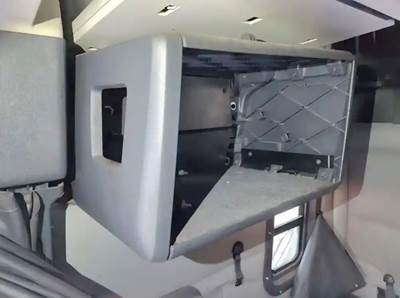 Freightliner Cascadia 126 Interior Part