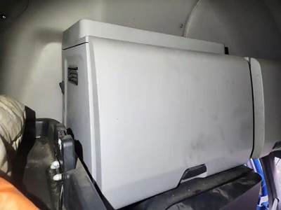 Freightliner Cascadia 126 Interior Part