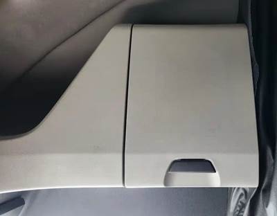 Used 2021 Freightliner Cascadia 126 Right White Sleeper Cabinets, 24"X17"X18"