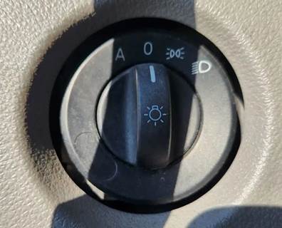 Used 2022 Freightliner Cascadia 126 Miscellaneous Dash Switches
