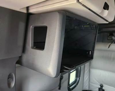 Freightliner Cascadia 126 Interior Part