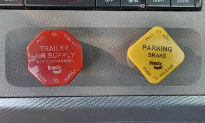 Used 2020 Freightliner Cascadia 126 Miscellaneous Dash Switches