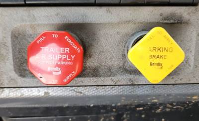 Used 2019 Freightliner Cascadia 126 Miscellaneous Dash Switches, Trailer Air Supply/Parking Brake