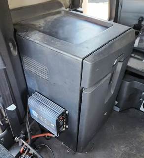 Used 2020 Freightliner Cascadia 126 Right Sleeper Cabinet, Black Plastic