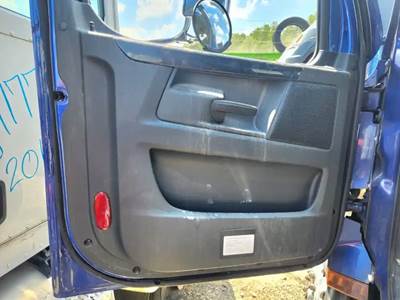 Used 2026 Freightliner Cascadia 126 Left Black Power Interior Door Panel