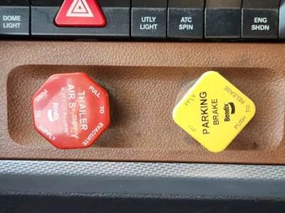Used 2022 Freightliner Cascadia 126 Miscellaneous Dash Switches