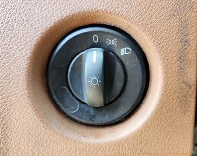 Used 2022 Freightliner Cascadia 126 Miscellaneous Dash Switches, Lighting Control Module