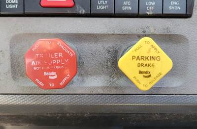 Used 2019 Freightliner Cascadia 126 Miscellaneous Dash Switches