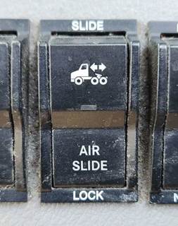 Used 2019 Freightliner Cascadia 126 Dash Switch, Air Slide Control