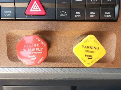 Used 2020 Freightliner Cascadia 126 Miscellaneous Dash Switches
