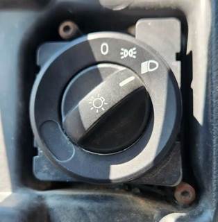 Used 2019 Freightliner Cascadia 126 Miscellaneous Dash Switches