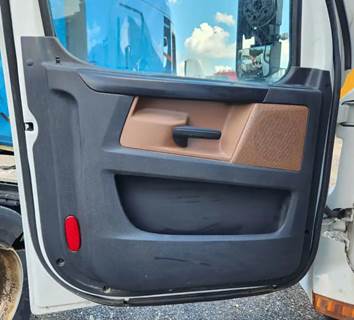 Freightliner Cascadia 126 Interior Part